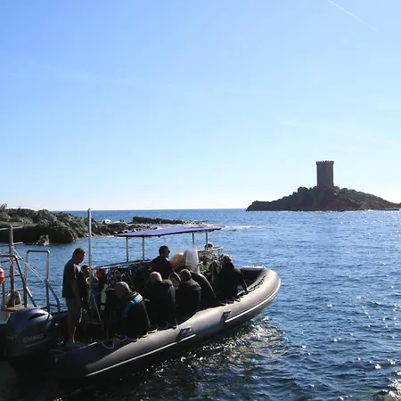 Le Mazet Апартаменты Сен-Рафаэль